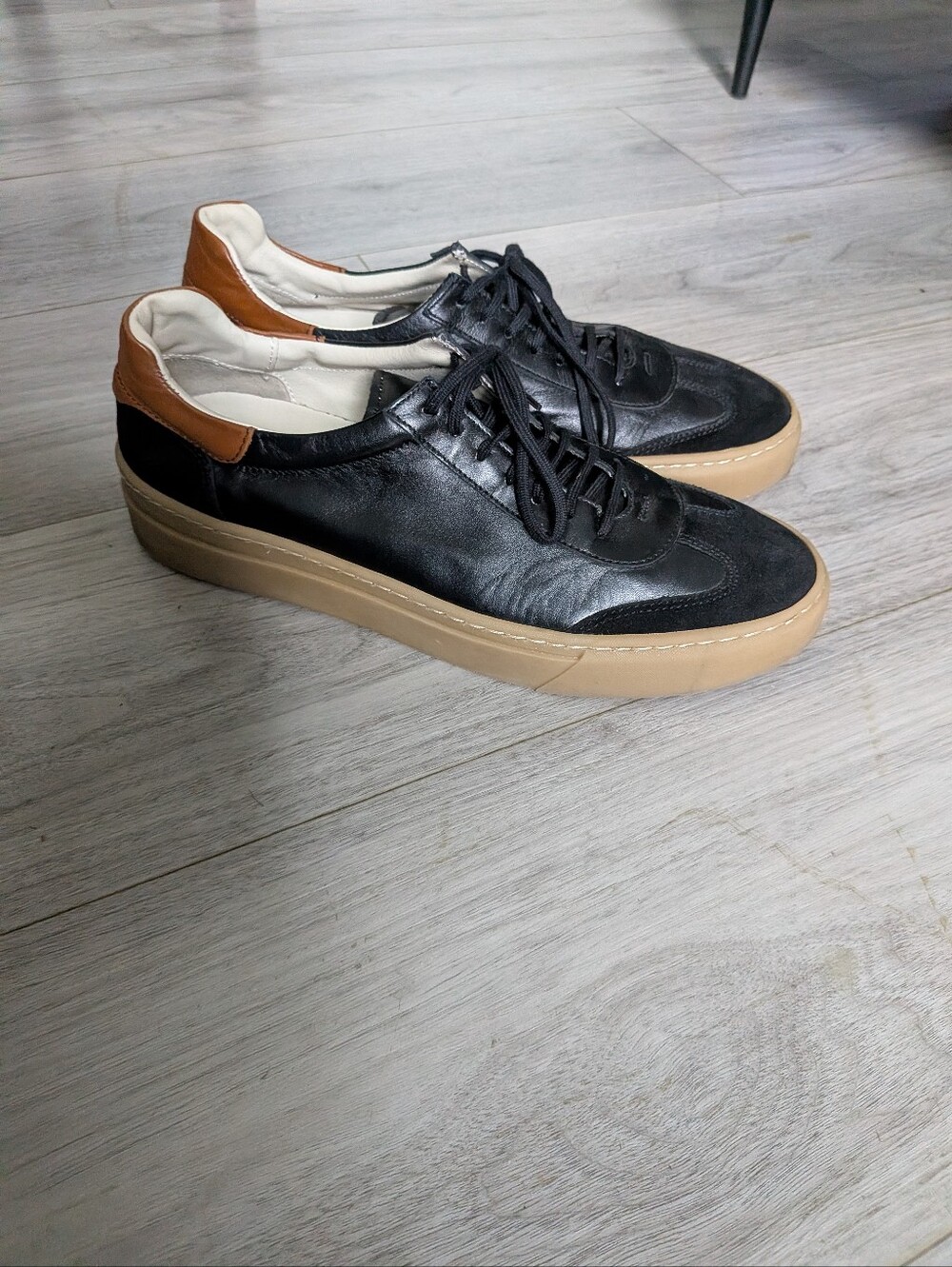 Florsheim Black Leather Low Top Sneakers EU 43 / US 10 Gum Sole Casual Shoes